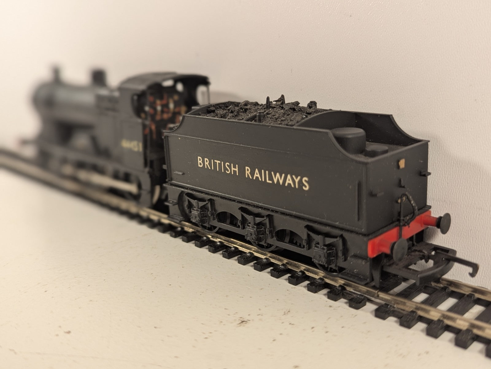 Airfix OO Gauge Fowler Class 4F 0-6-0 Steam Locomotive 44451 BR Black