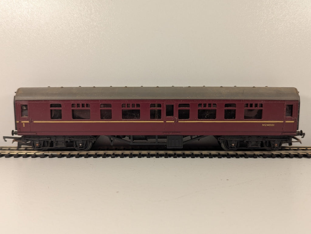 Tri-ang OO Gauge BR Mk1 Composite Coach