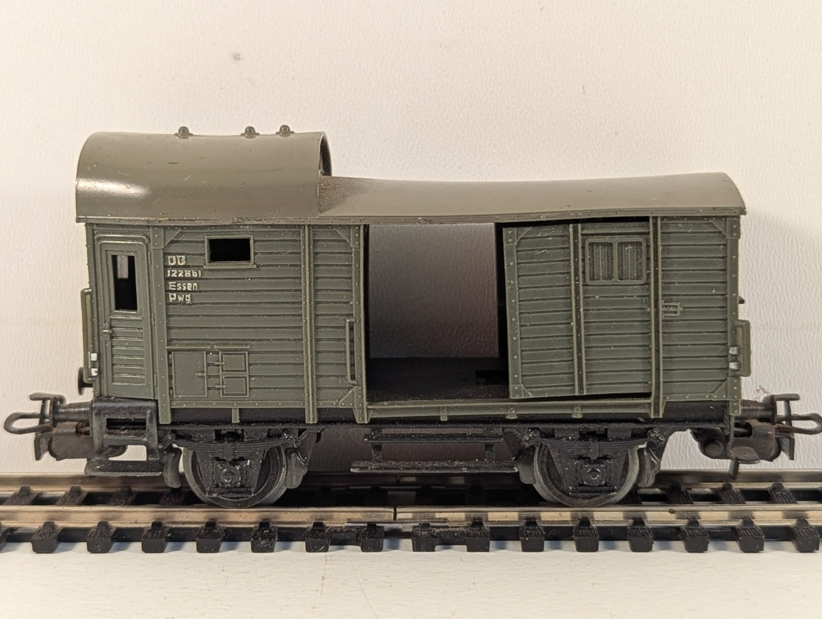 Märklin 4600 H0 Gauge DB Freight Guard's Van - Damaged