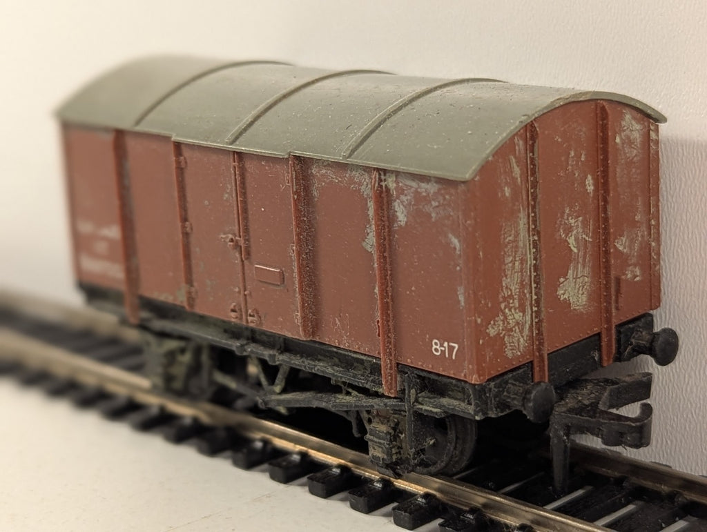 Hornby Dublo 4313 BR Gunpowder Van OO Gauge - Damaged Paint and Lettering