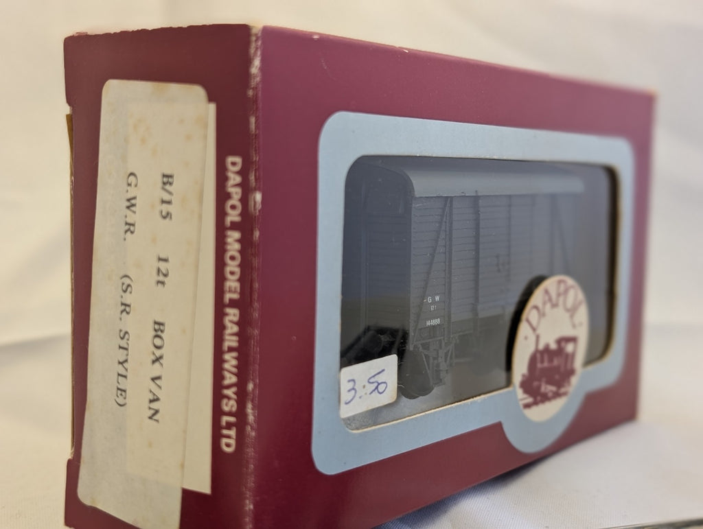 Dapol B/15 GWR 12T Box Van SR Style