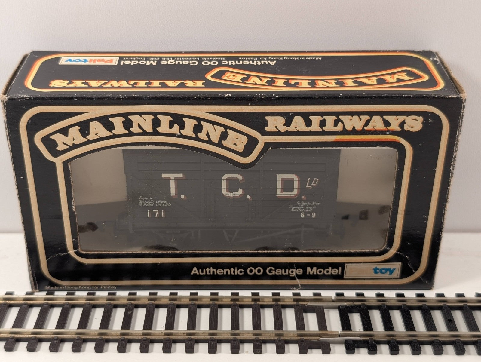 Mainline 37-158 OO Gauge Coke Wagon in T.C.D. livery, number 171