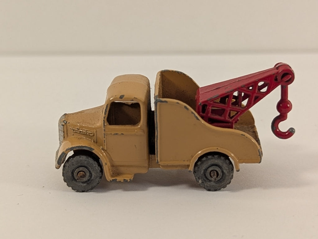 Lesney Matchbox No. 13a Bedford Wreck Truck Tan Red Crane