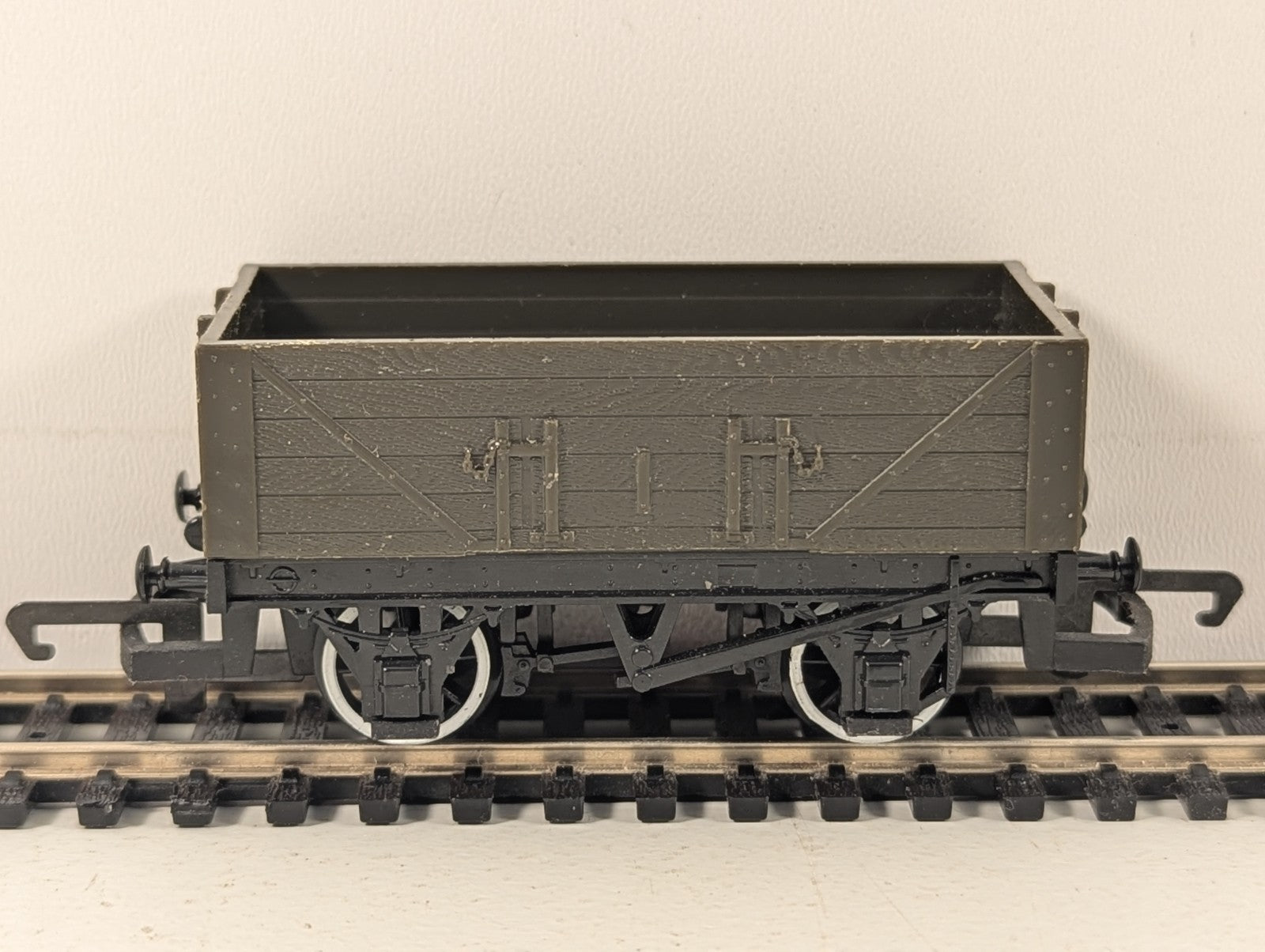 Hornby OO Gauge Printed Troublesome Truck Open Wagon
