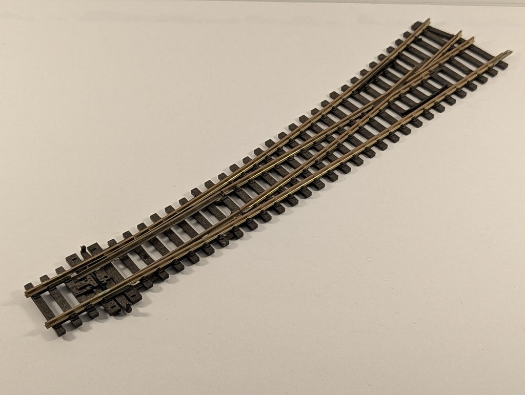 Peco OO Gauge Streamline Right Hand Turnout (Brass Rail)