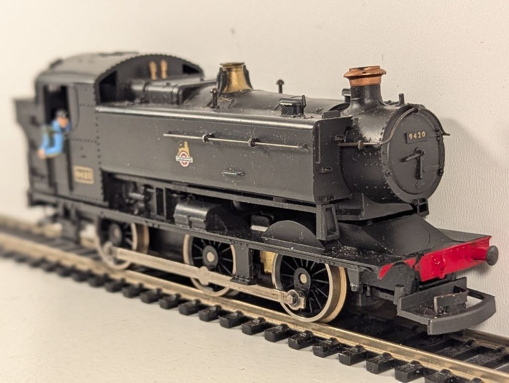 Lima Class 94XX Pannier Tank No.9420 BR Black OO Gauge