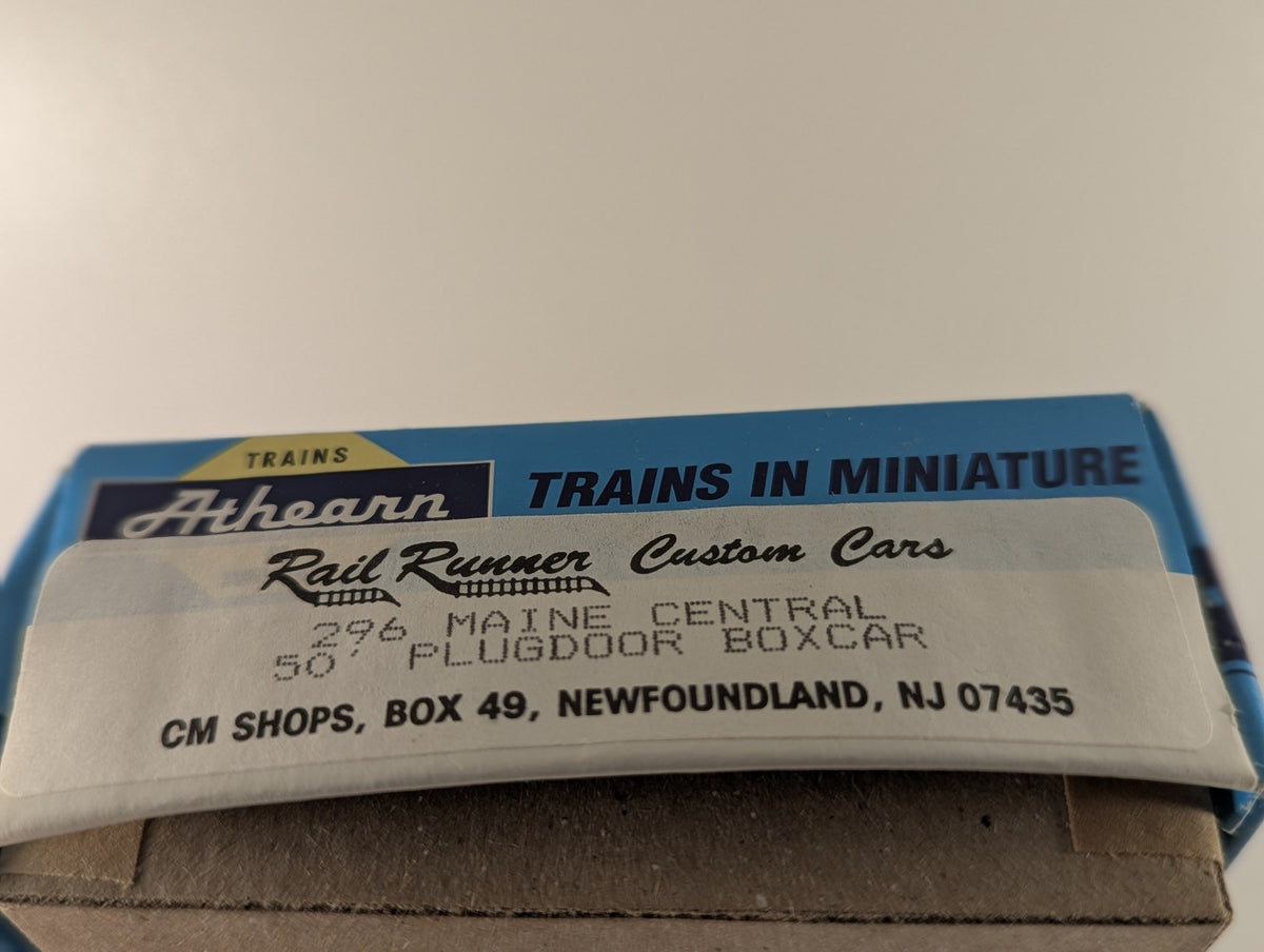 Athearn HO Gauge Maine Central 50ft Plug Door Boxcar 9625 Maine Central (Orange)