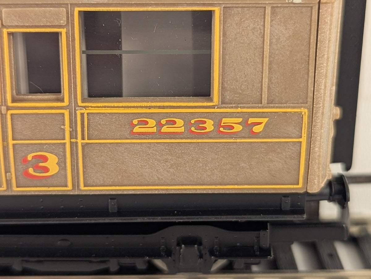 Hornby OO Gauge LNER Teak Composite Coach Passenger Coach 22357 R477