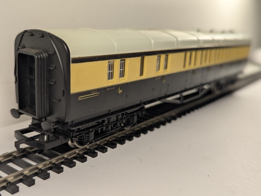 Hornby OO Gauge GWR 57ft Brake Third Coach Passenger Coach 4913