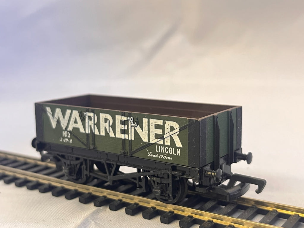 Mainline OO Gauge Warrener Lincoln 5 Plank Open Wagon Green