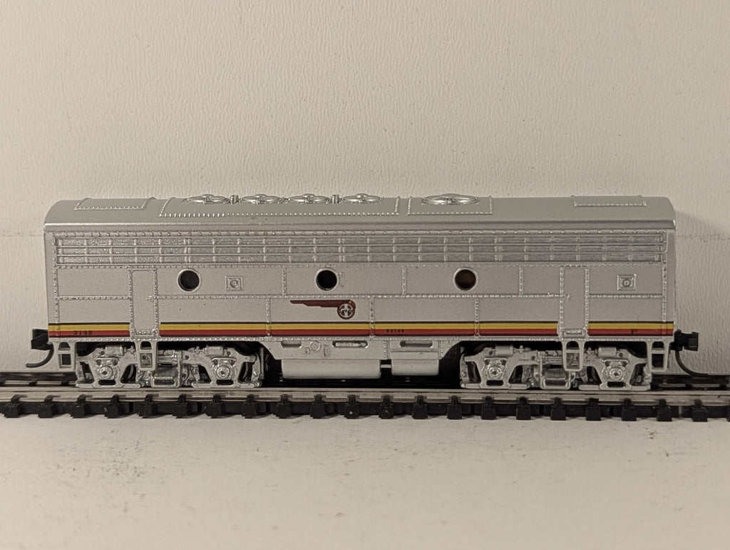 Bachmann N Gauge EMD F7B Diesel Locomotive 314B Santa Fe Warbonnet 11275