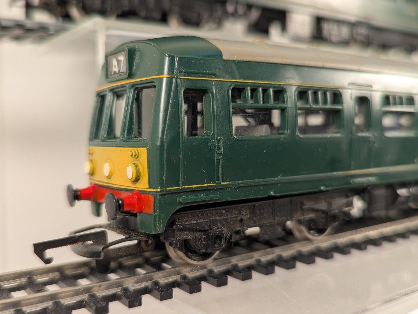 Tri-ang Hornby Met-Camm Lightweight Diesel Multiple Unit Set BR Green