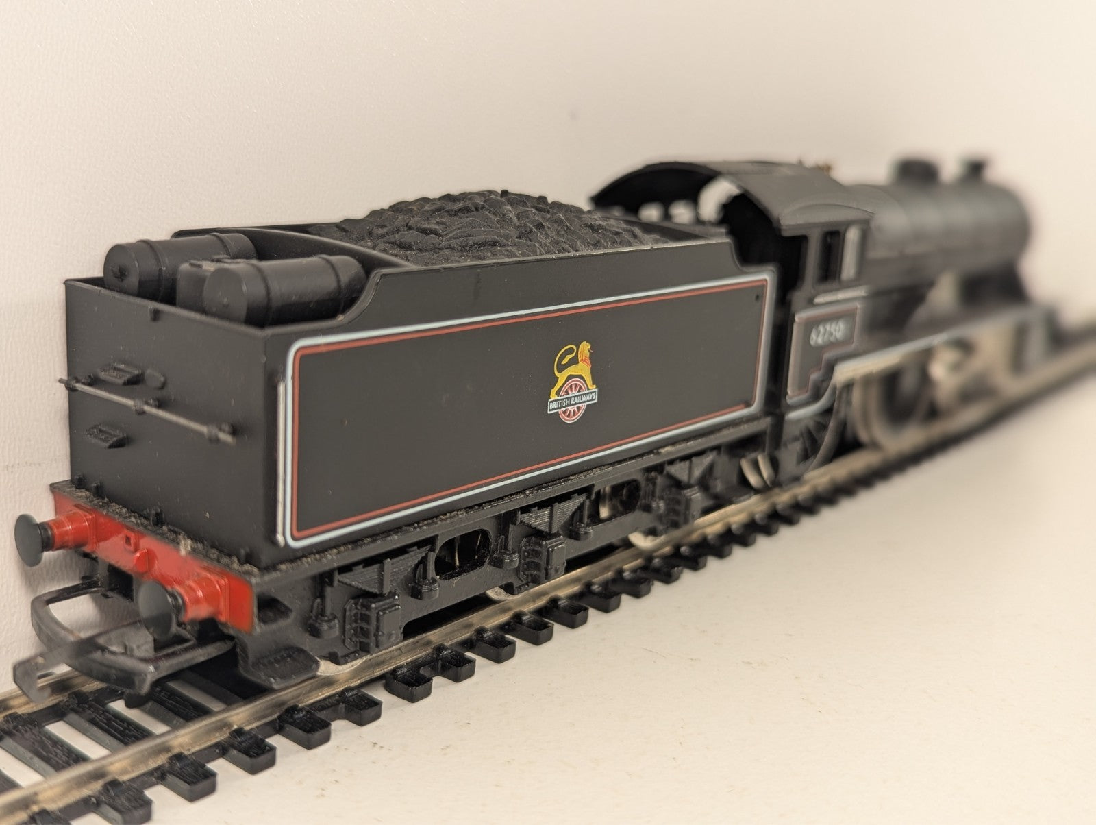 Hornby R860 OO Gauge D49/2 Hunt Class "Pytchley" Steam Locomotive