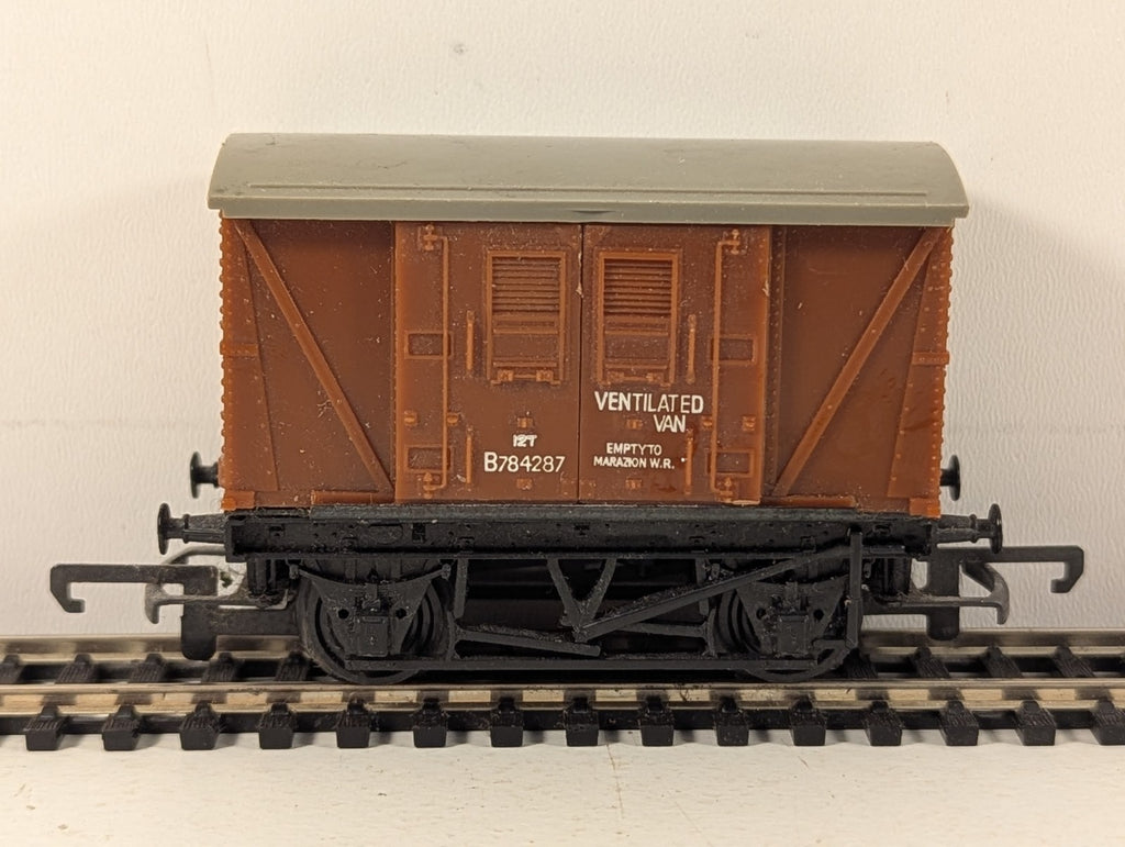 Hornby OO Gauge BR 12T Ventilated Van 'Marazion' Goods Wagon B78428
