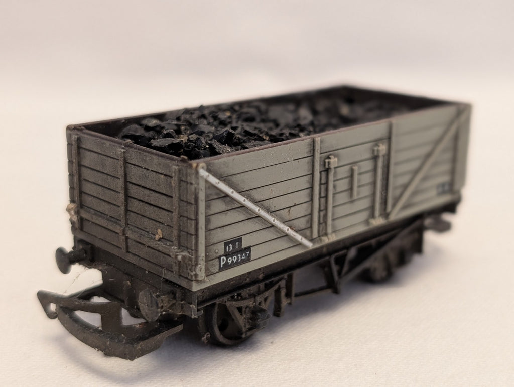 Hornby OO Gauge 7 Plank Wagon with End Door Goods Wagon P99347 BR
