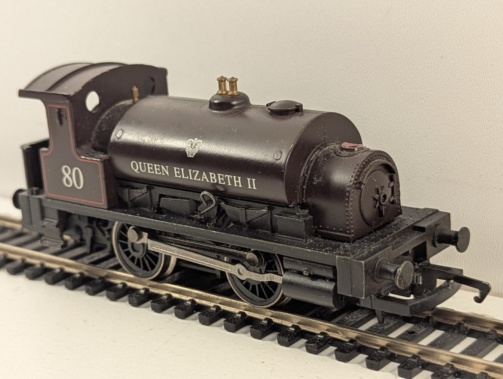 Hornby R2597 OO Gauge Queen Elizabeth II Collectors Club Missing Chimney