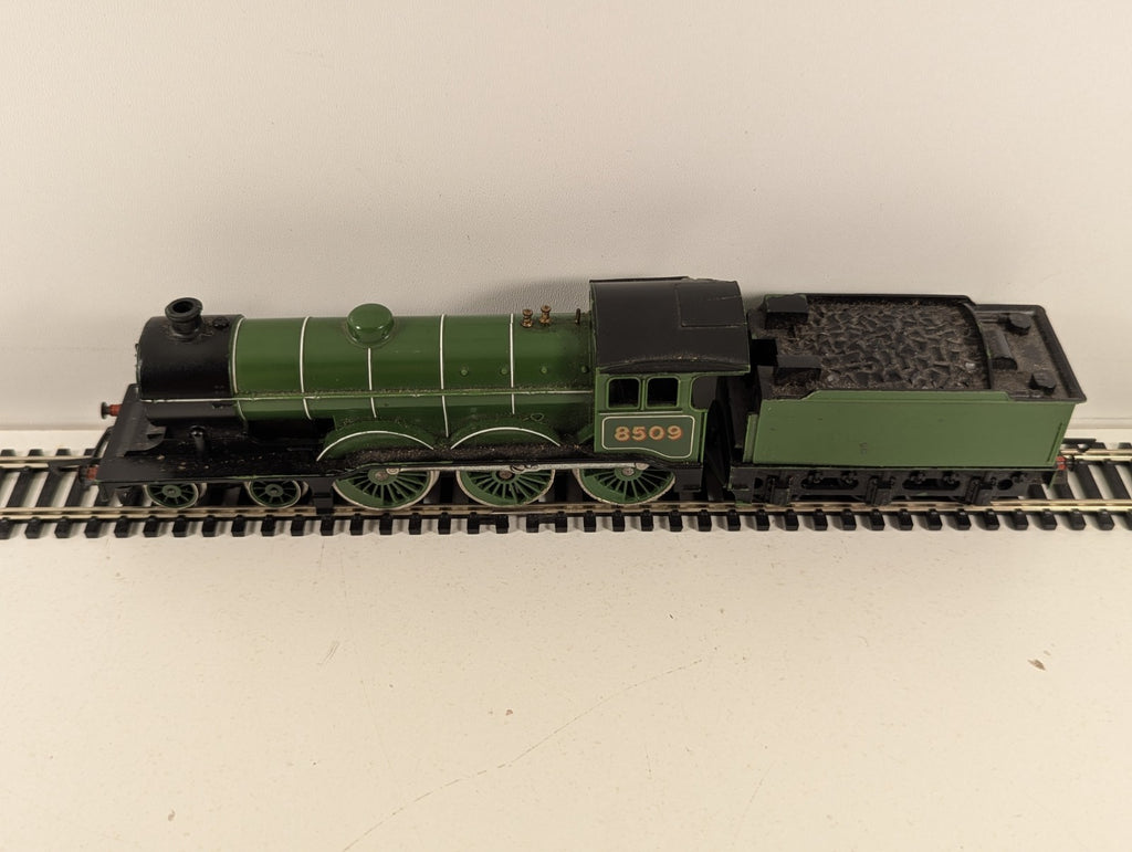 Hornby R866 OO Gauge LNER Class B12 4-6-0 Steam Locomotive - Repainted Tender