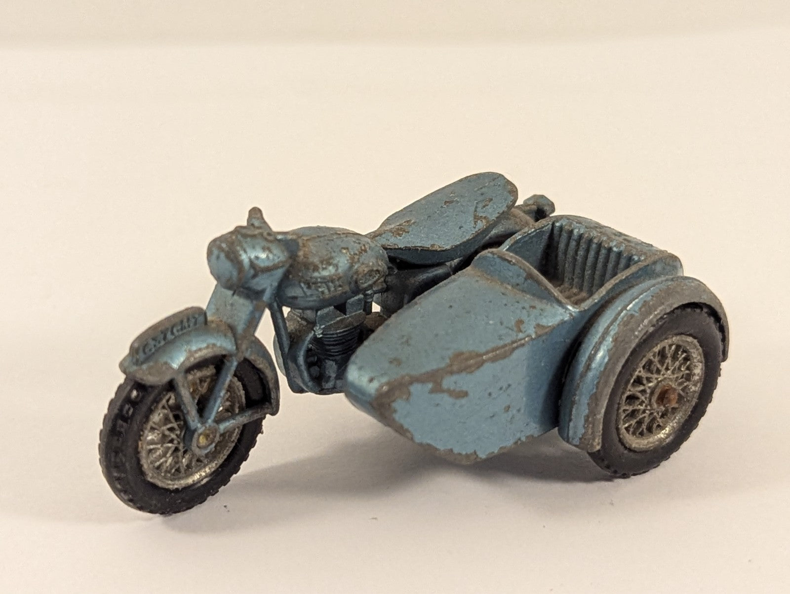 Matchbox Lesney No.4 Triumph T110 Motorcycle & Sidecar 1:64 - Chipped Paint