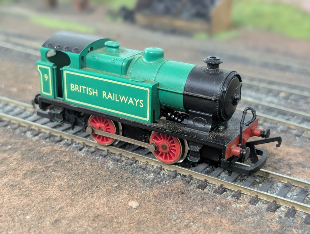 Hornby R856 0-4-0T Industrial Locomotive No.9 OO Gauge