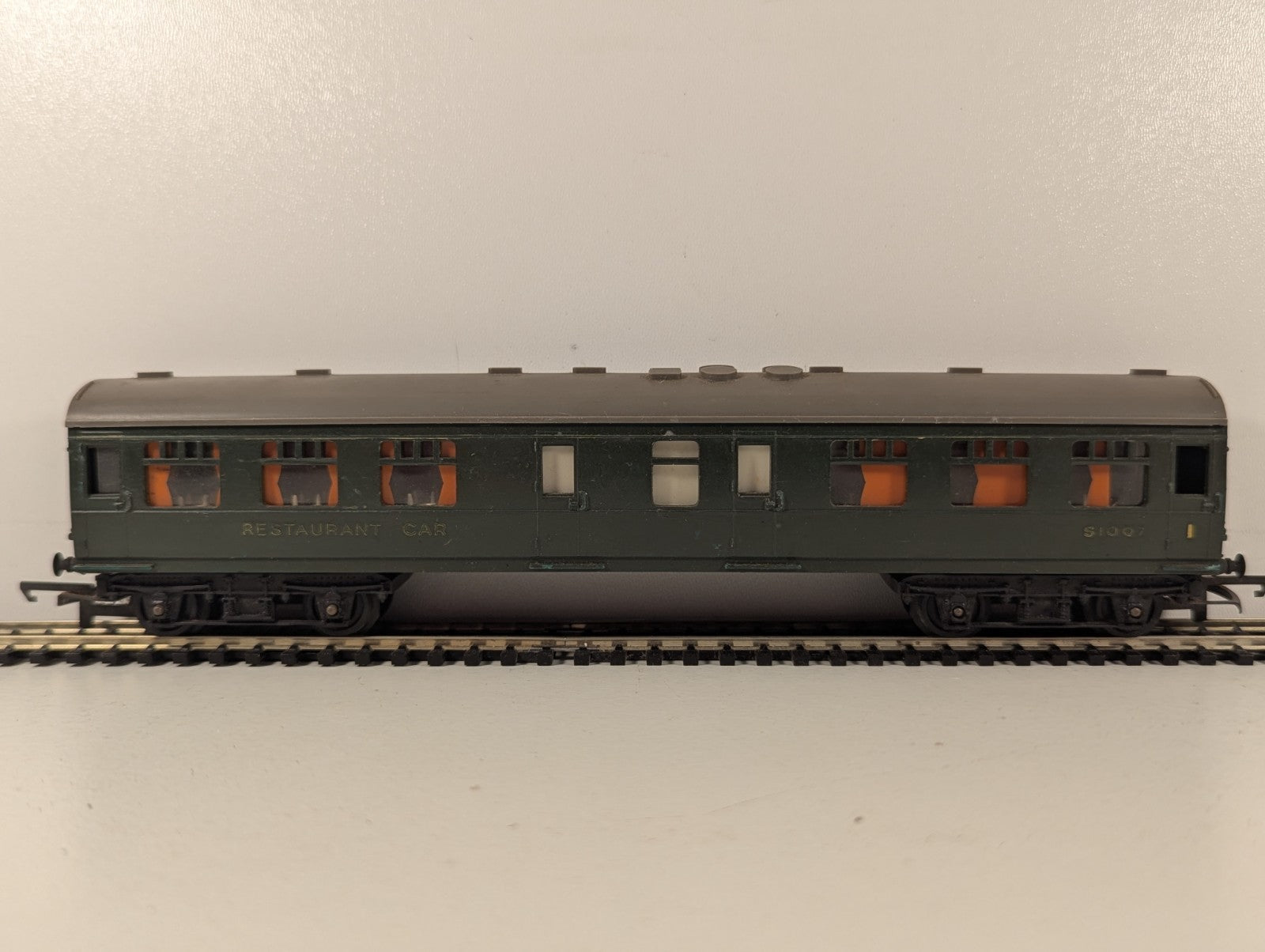 Tri-ang OO Gauge BR SR Restaurant Car Passenger Coach S1007