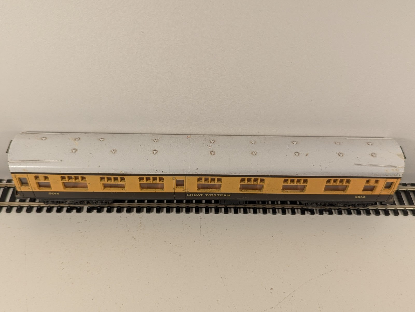 Lima OO Gauge GWR Mk1 Corridor Composite Coach