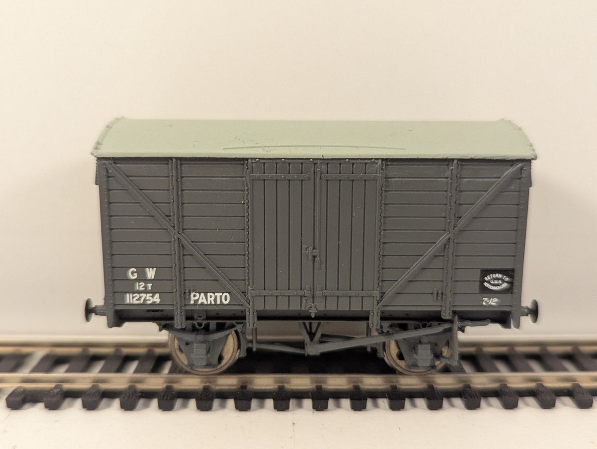 Bachmann OO Gauge GWR 12T Ventilated Van Parto Grey
