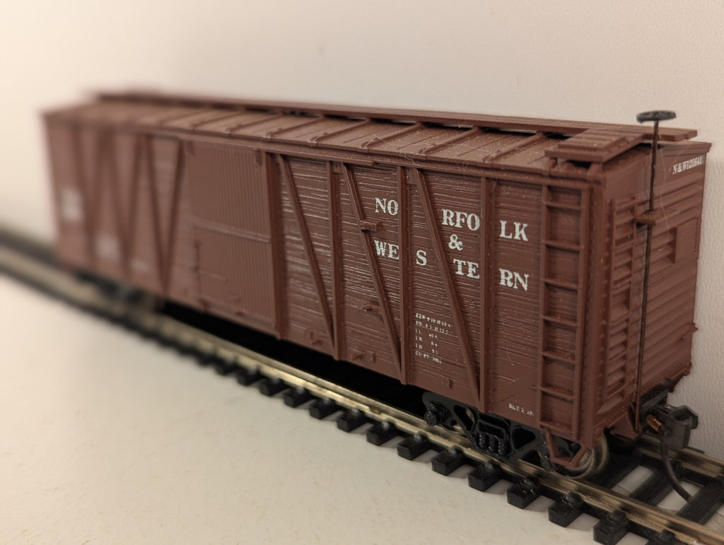 Roundhouse HO Gauge Outside Braced Wooden Boxcar 120641 Norfolk & Western