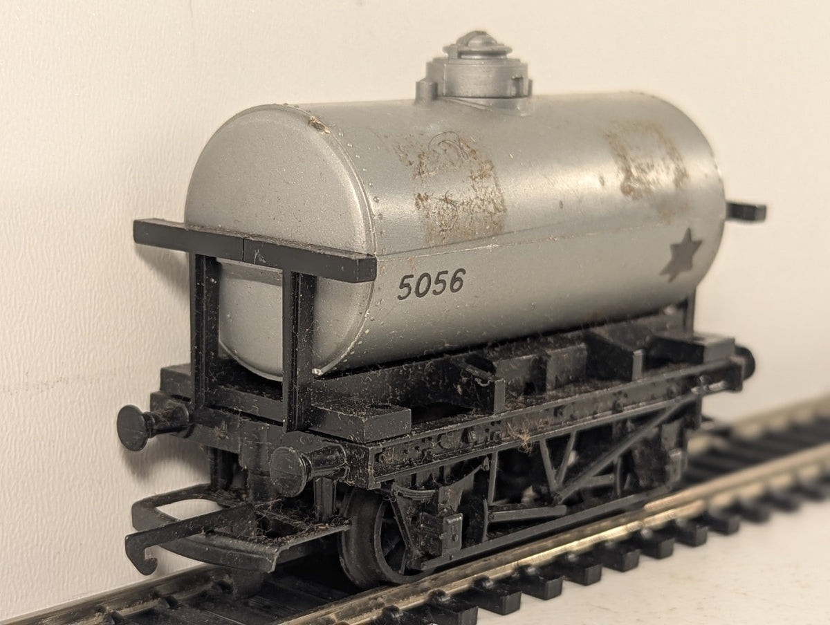 Tri-ang OO Gauge 5056 Tank Wagon Silver