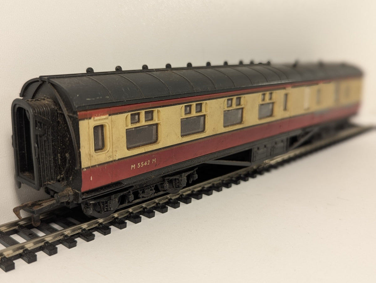 Airfix OO Gauge Stanier 57ft Brake Composite Coach Passenger Coach M 5542 M