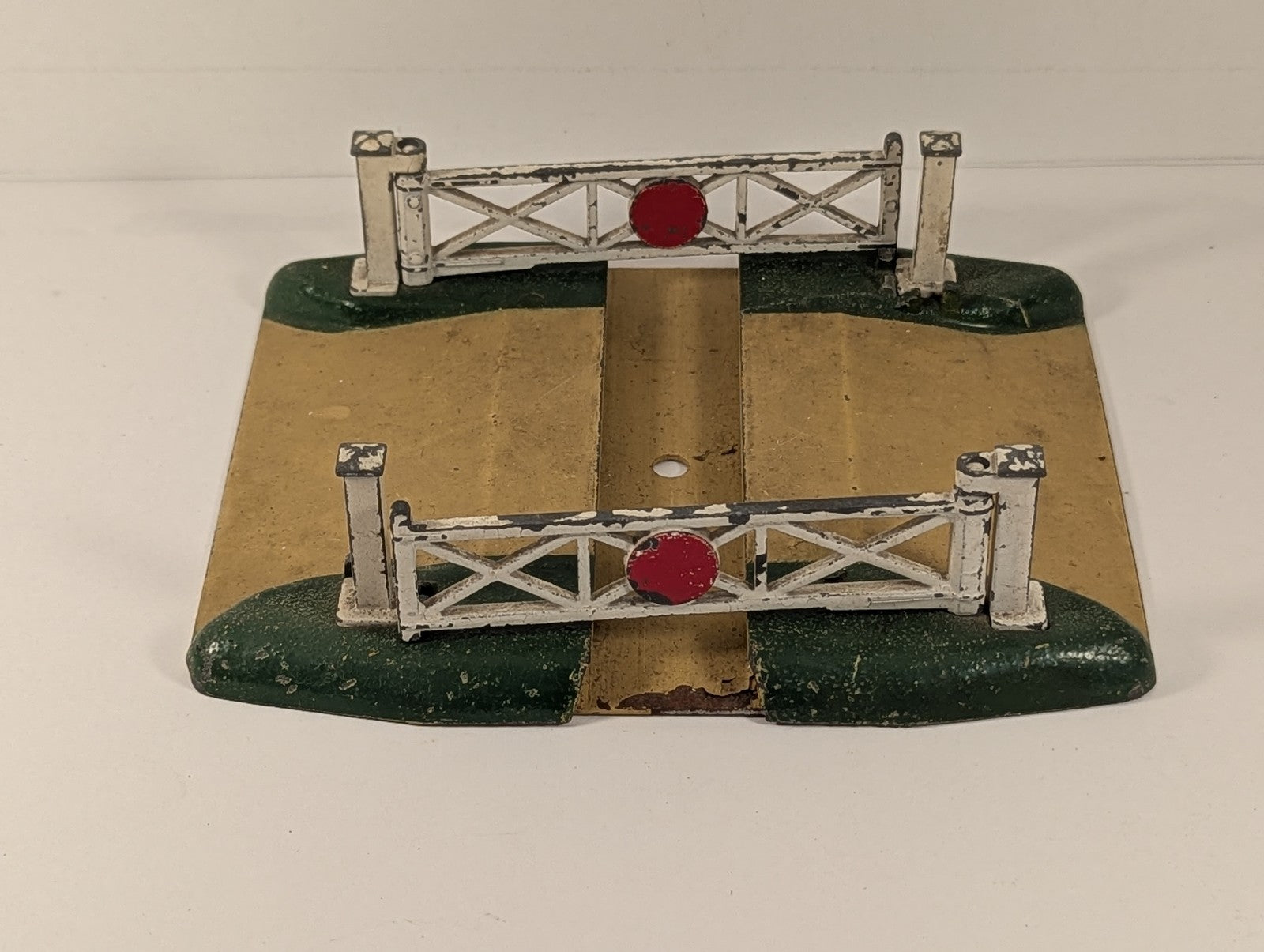 Hornby Dublo OO Gauge D1 Level Crossing