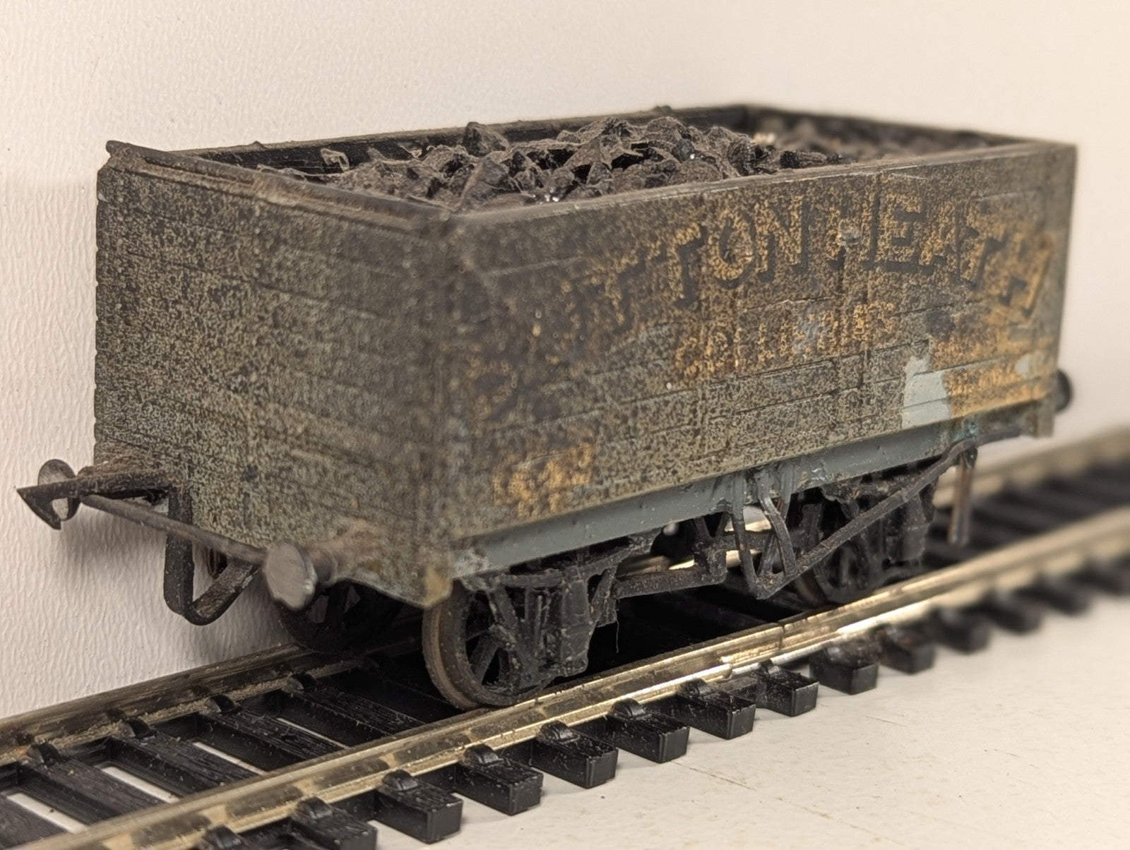Kitbuilt OO Gauge Sutton Heath Collieries 7-Plank Private Owner Coal Wagon