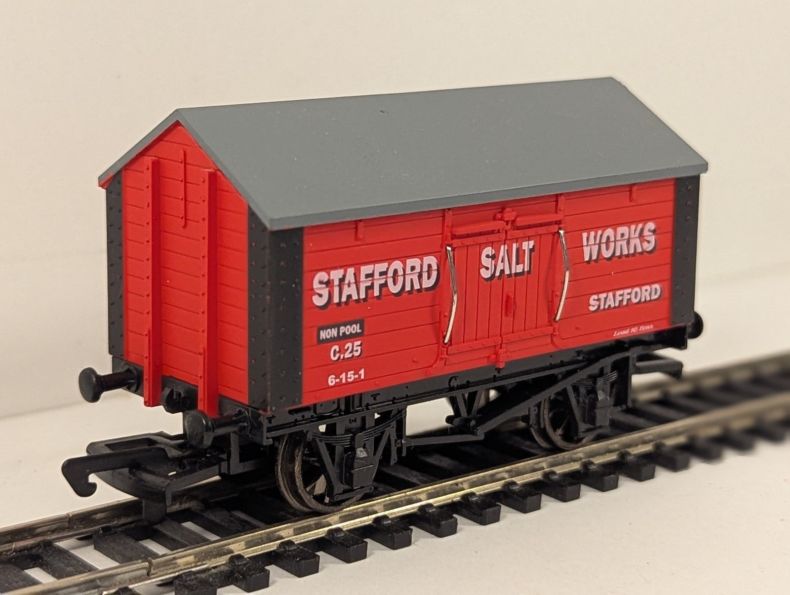 Dapol OO Gauge Stafford Salt Works Salt Van Goods Wagon C.25 B635