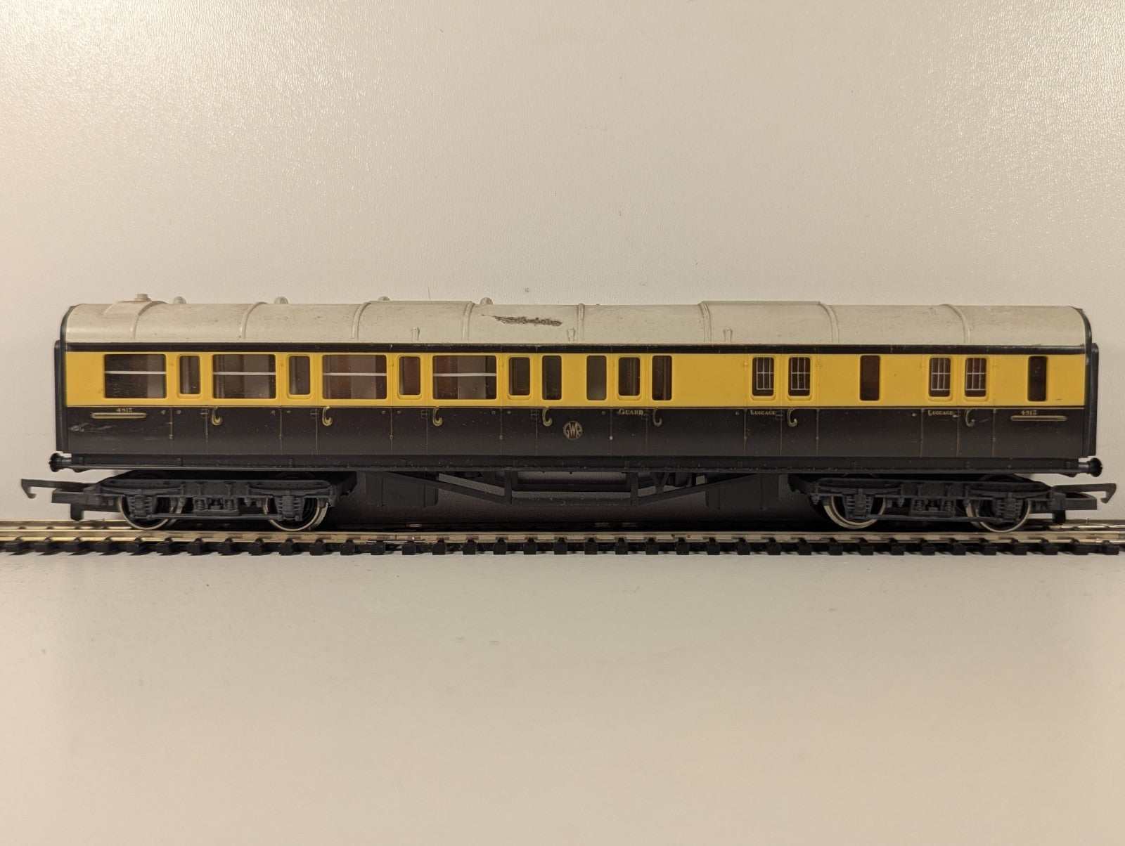 Hornby OO Gauge GWR Brake Third Coach Passenger Coach 4913