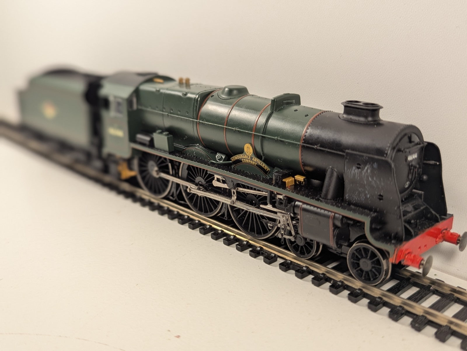 Hornby R2729 OO Gauge Royal Scot 4-6-0 - missing front and rear couplings DCC