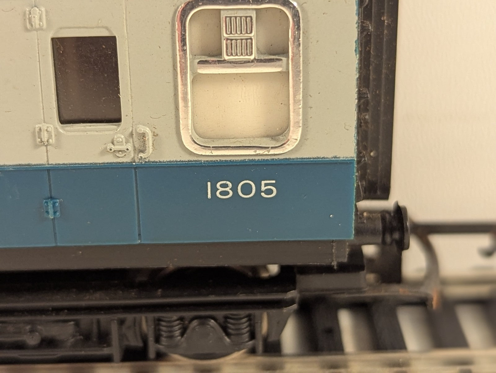 Hornby OO Gauge BR Mk1 Buffet Coach Passenger Coach 1805 BR Blue