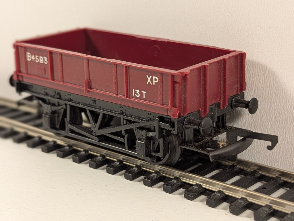 Tri-ang Railways R113 13-Ton Drop-Side Goods Wagon B4593 – OO Gauge