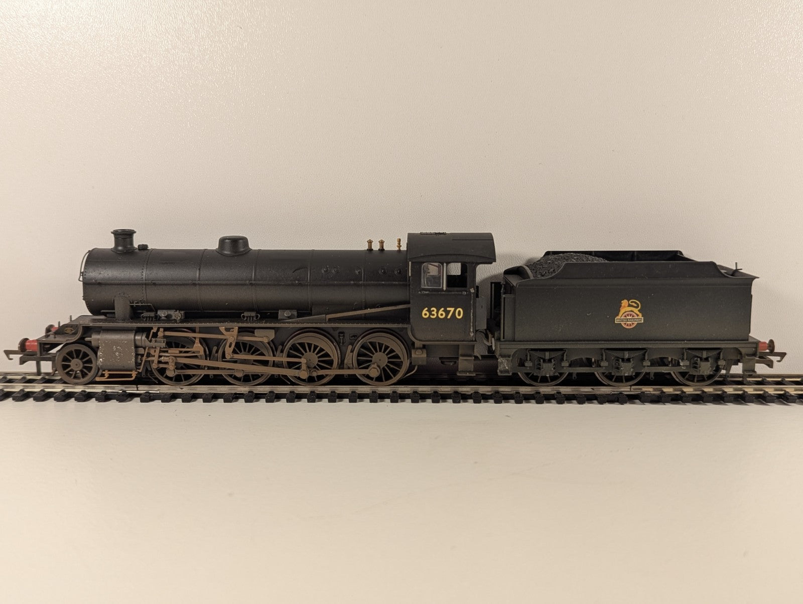 Hornby R3089 BR Thompson Class O1 2-8-0 No. 63670 Weathered