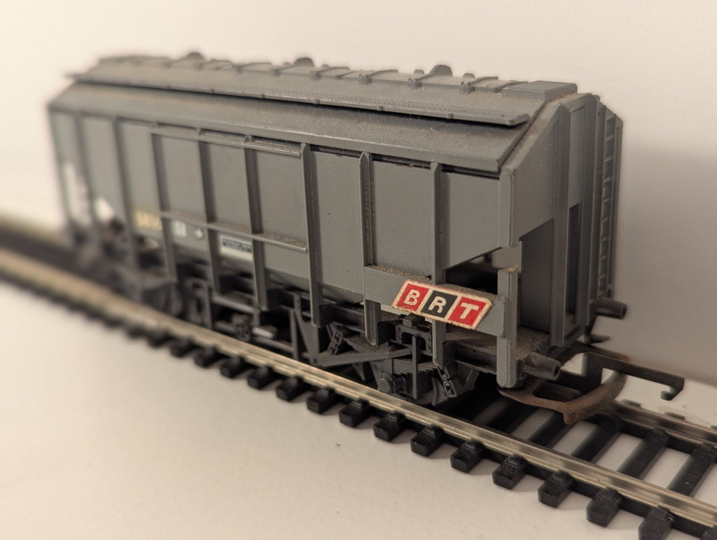 Hornby Bulk Grain Wagon – BRT Grey – 5816
