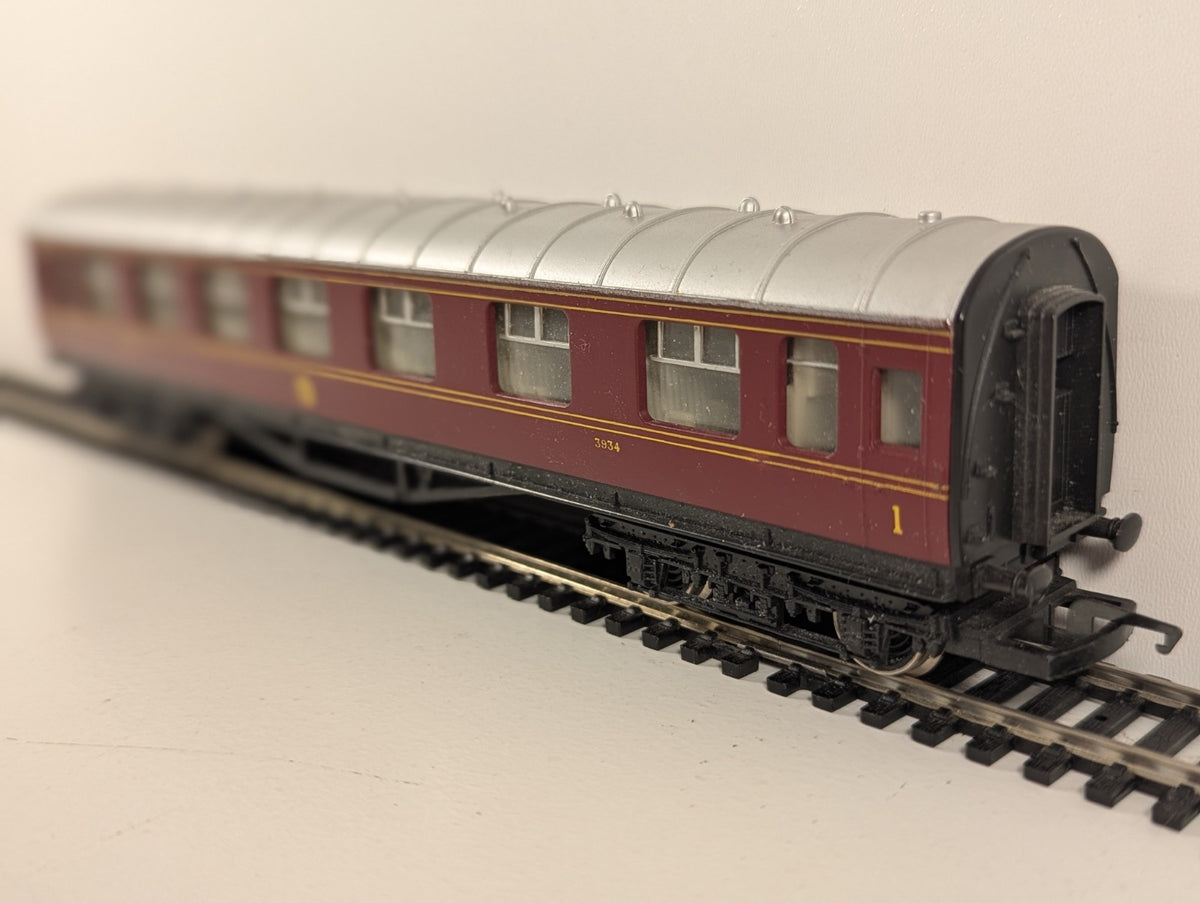 Hornby OO Gauge LMS Brake 3rd Coach 3934 – Crimson Lake