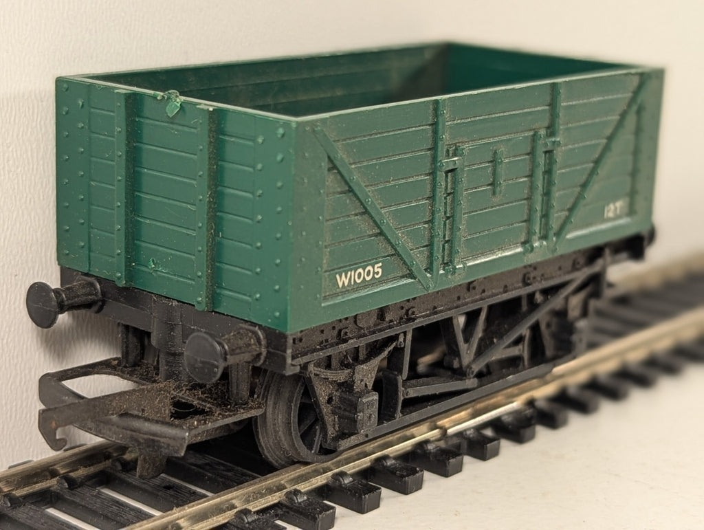 Tri-ang R10 OO Gauge 12 Ton Open Wagon Green