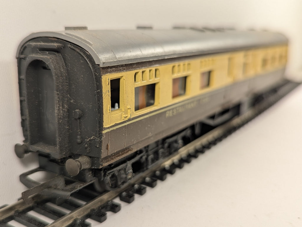 Tri-ang OO Gauge BR Restaurant Car Passenger Coach W301 BR Chocolate and Cream