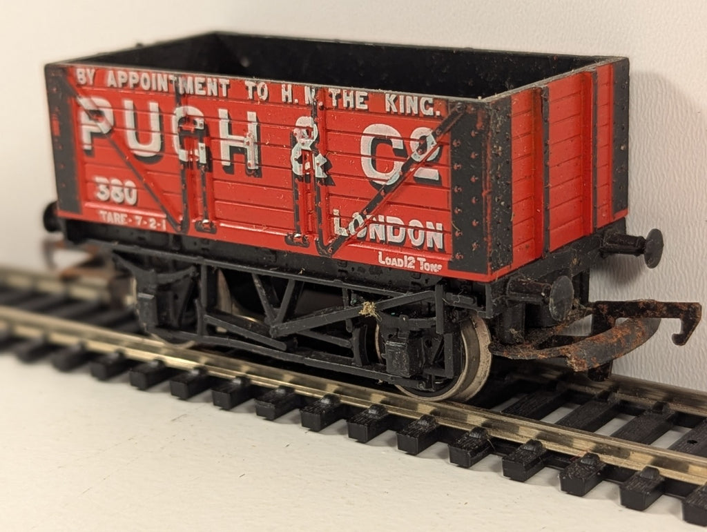 Hornby R010 OO Gauge Pugh & Co 12 Ton Coal Wagon