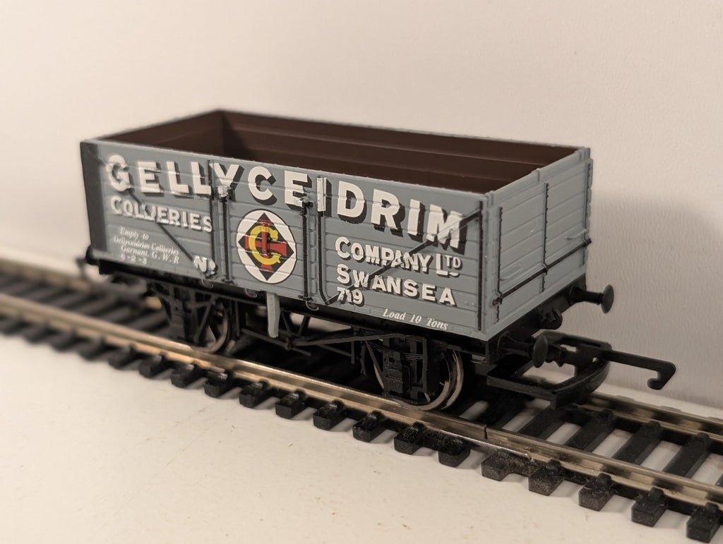 Hornby OO Gauge Grey Gellyceidrim Collieries 7 Plank Open Wagon