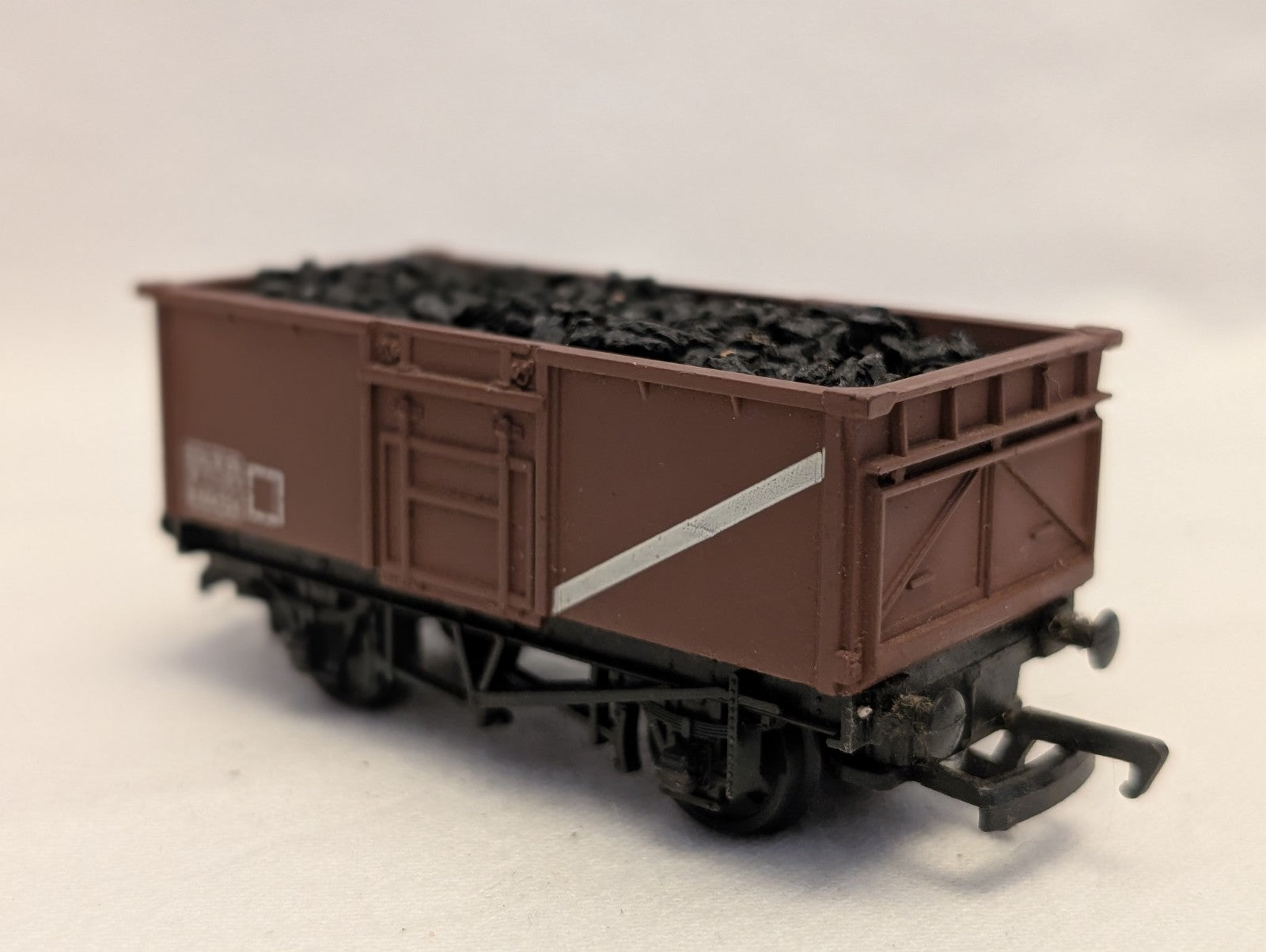 Mainline OO Gauge 16 Ton Steel Mineral Wagon Goods Wagon B566728 BR Brown