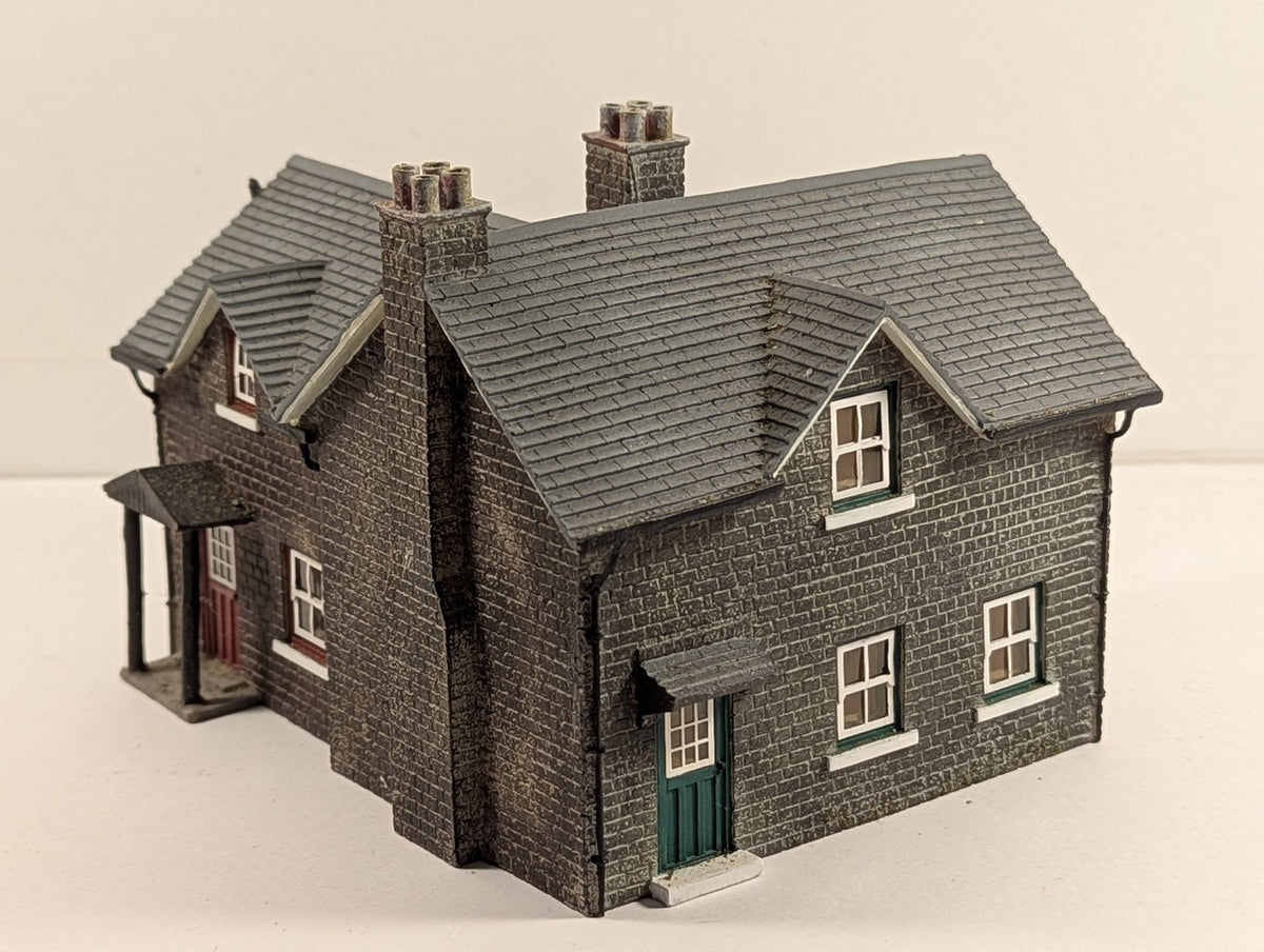 Hornby OO Gauge Skaledale Stone Station Cottages Building R8715