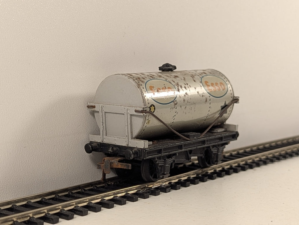 Hornby Dublo 32081 OO Gauge Silver Esso Petrol Tank Wagon - Boxed