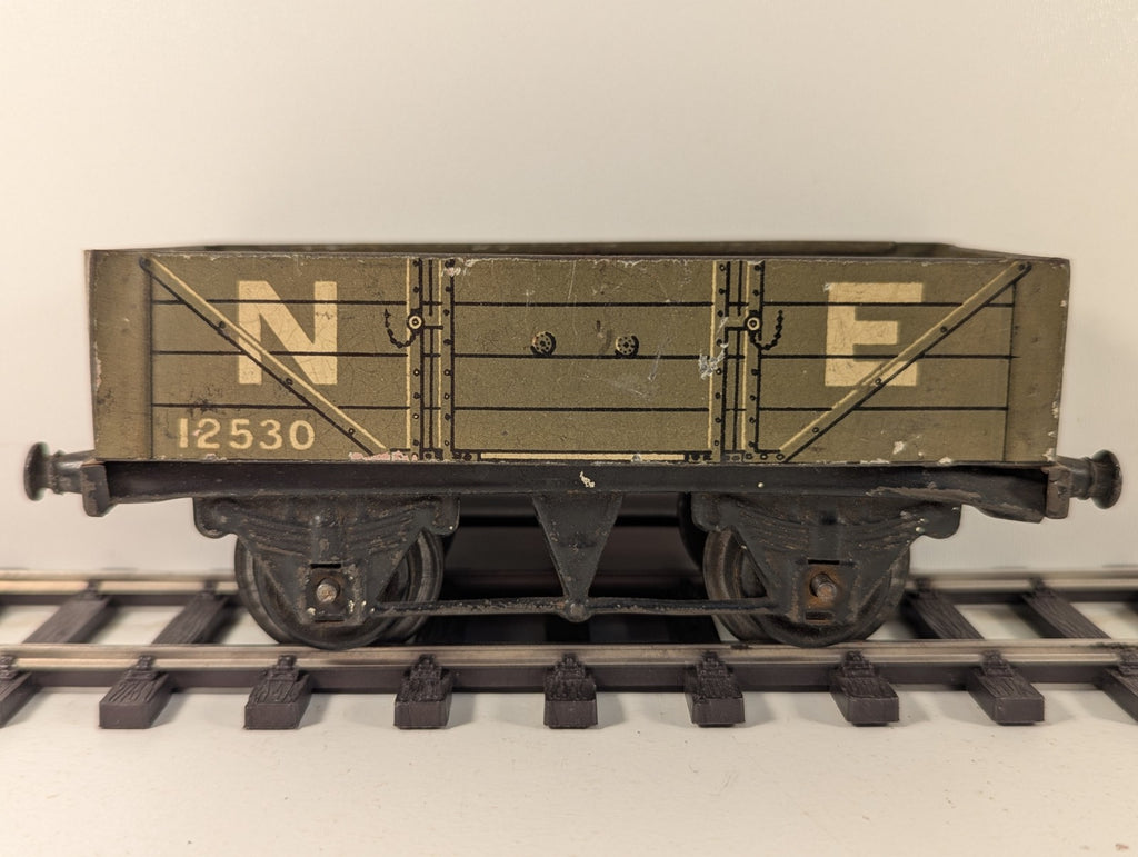 Hornby Series O Gauge North Eastern Open Wagon - Missing Couplings