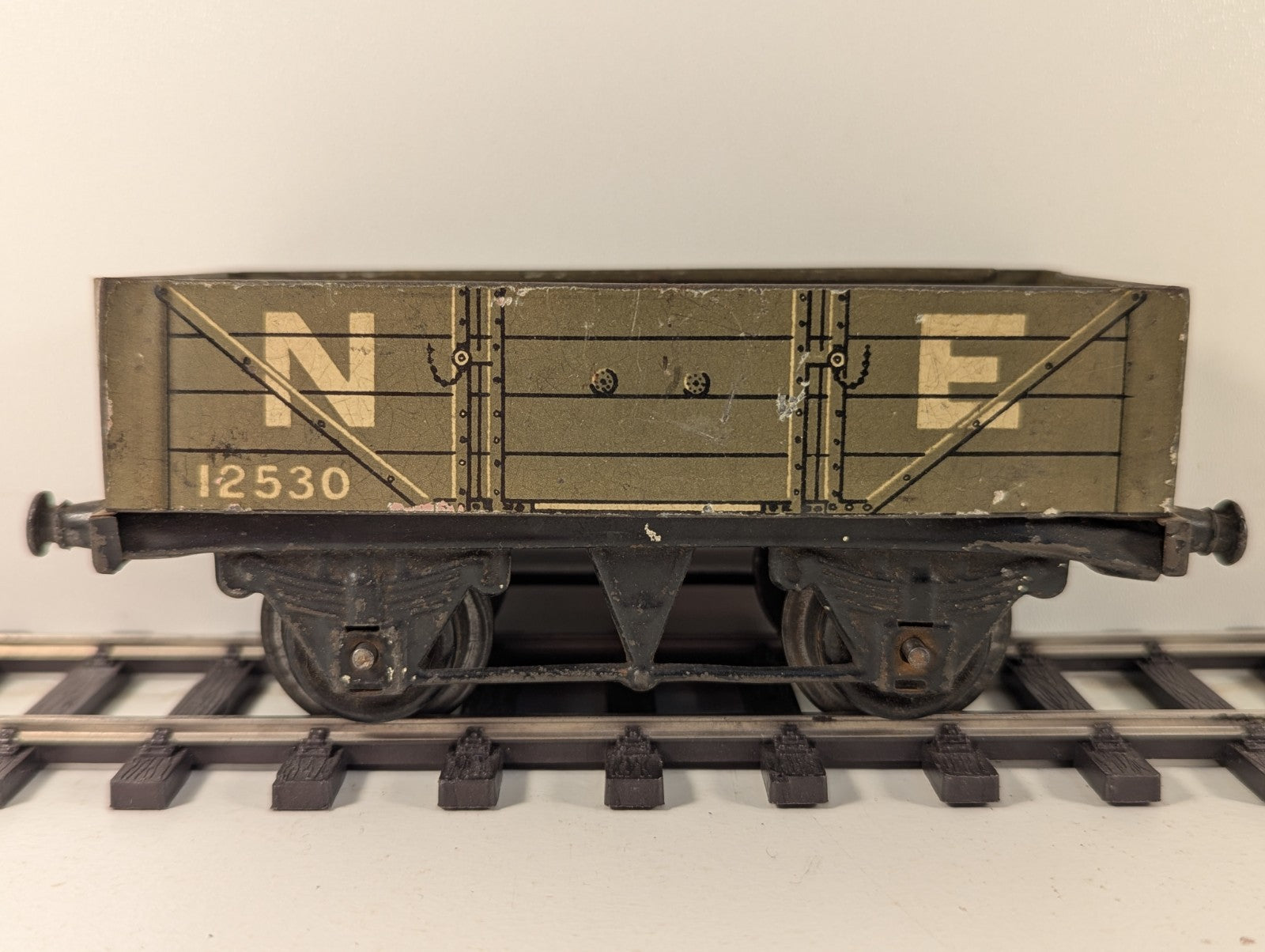 Hornby Series O Gauge North Eastern Open Wagon - Missing Couplings
