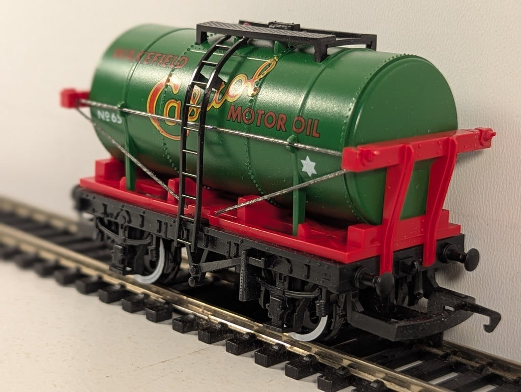 Hornby OO Gauge Castrol Tank Wagon No 65 Wakefield Castrol R.127
