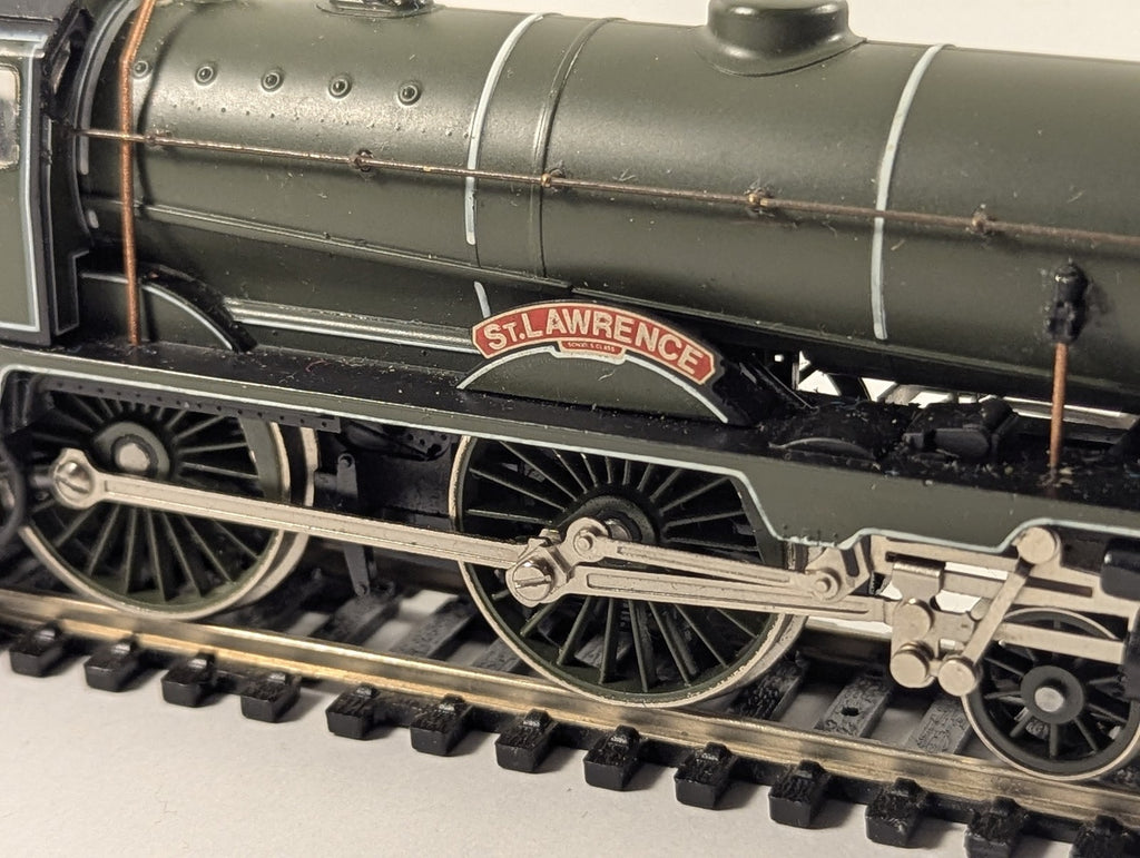 Hornby OO Gauge Schools Class 4-4-0 'St. Lawrence' Steam Locomotive 934